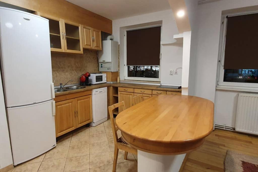 Titian'S Cozy Apartment Sibiu Bagian luar foto